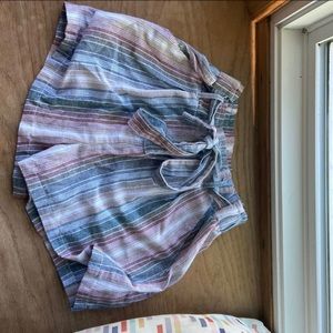 Super cute striped linen shorts